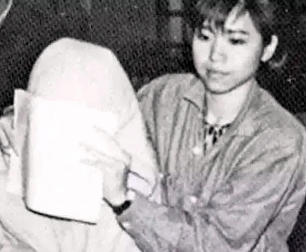  母亲杀死父亲，女儿亲自报案，爱恨交织的一家人
