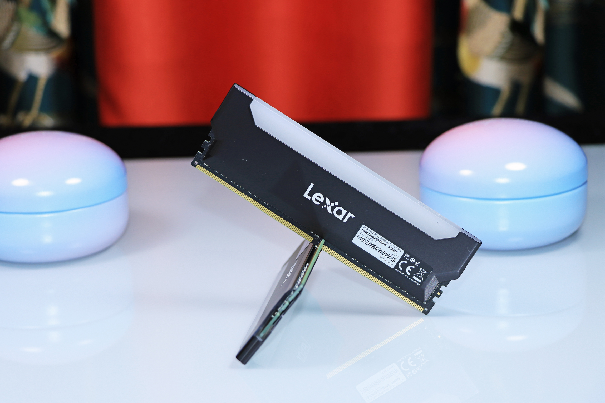 雷克沙 冥王之刃 RGB DDR4 3200 8G*2 值得买吗?