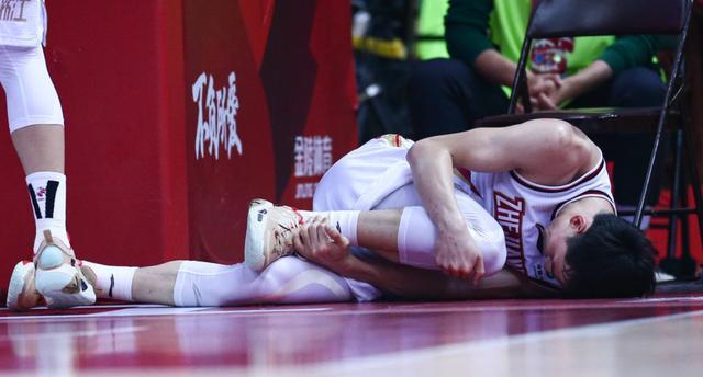 浙江男篮|大冷门！倒数第4掀翻正数第3，吴前复出0分0板，辽宁笑纳渔利