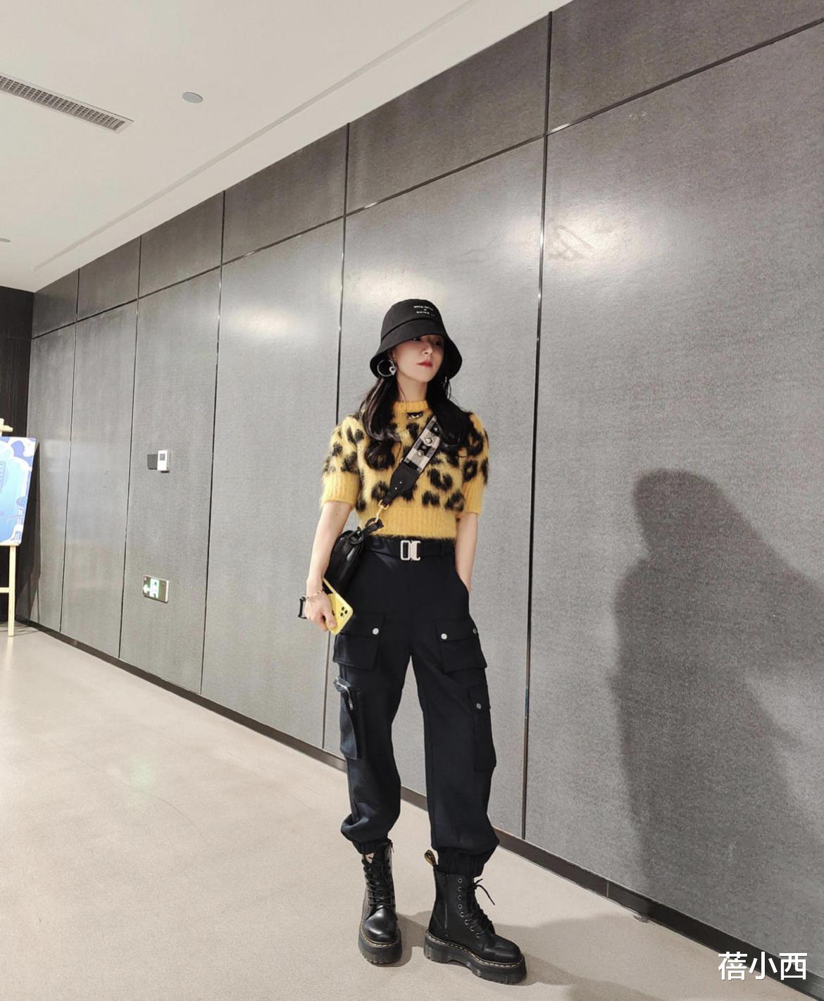 蓓小西|难怪薇娅带货那么厉害,私下穿搭也是个潮人,绿西装配白裤子真美