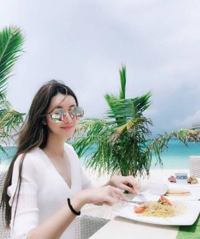 王宝强|马蓉让他受尽屈辱，冯清恶评不断，王宝强就不能找个老实人吗？