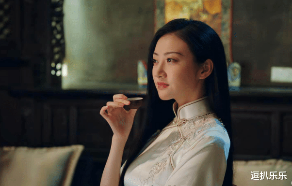 景甜|她曾是资源咖，如今“下降头衔”出演网剧，最后凭该剧打了翻身仗