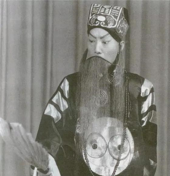 诸葛亮|谈四大须生的诸葛亮：马派潇洒、谭派坚毅、杨派凄凉、奚派满仙气