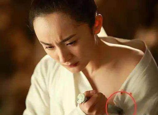 穿帮镜头|影视剧中那些让人无力吐槽的穿帮镜头，网友：热巴的皮裤才是亮点