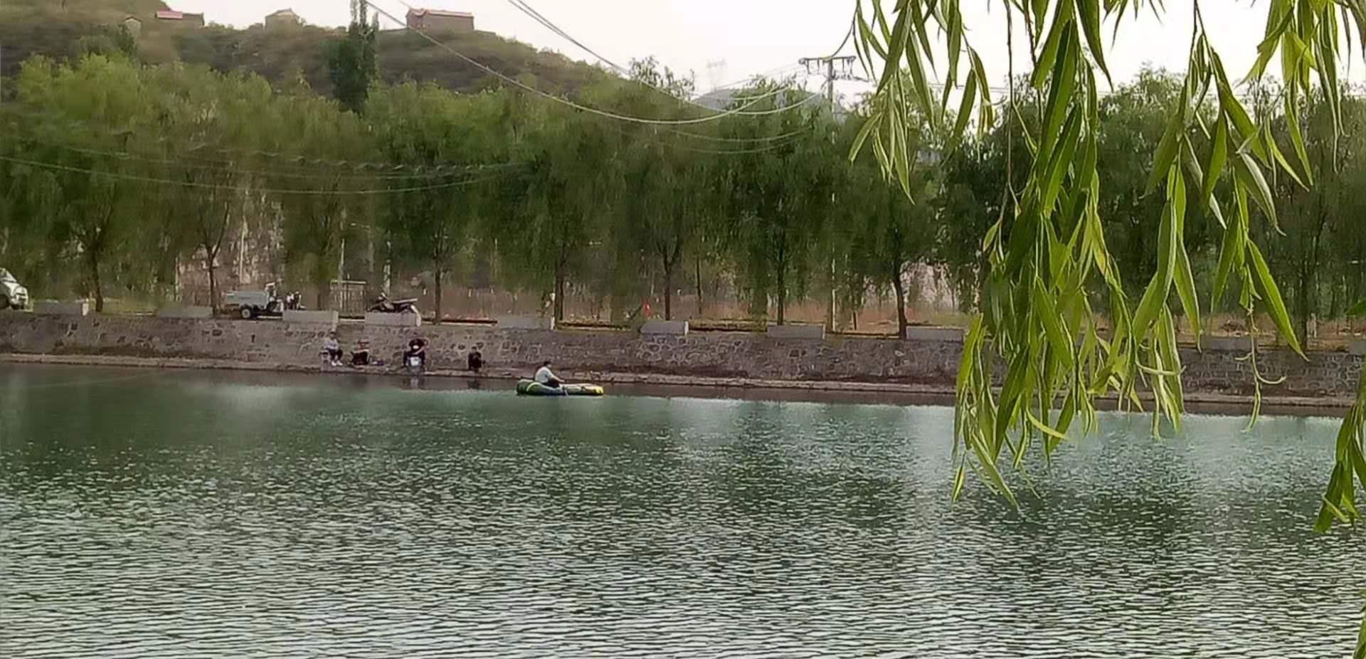 农村见闻|乡村垂钓，妙趣横生，扮靓了山村的优美环境