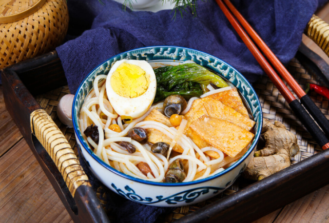 心电图刘医生|预防脑梗从管住嘴开始，一些食物对血管危害大，不能想吃就吃