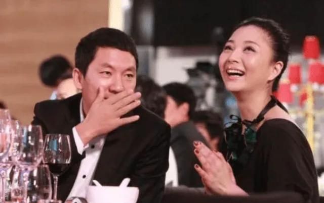 李小冉|演员李小冉，40岁苦尽甘来，5个亿随便花，被丈夫宠成宝