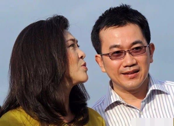 英拉|长兄如父、男友体贴、儿子帅气，英拉流亡海外却活成了人生大赢家