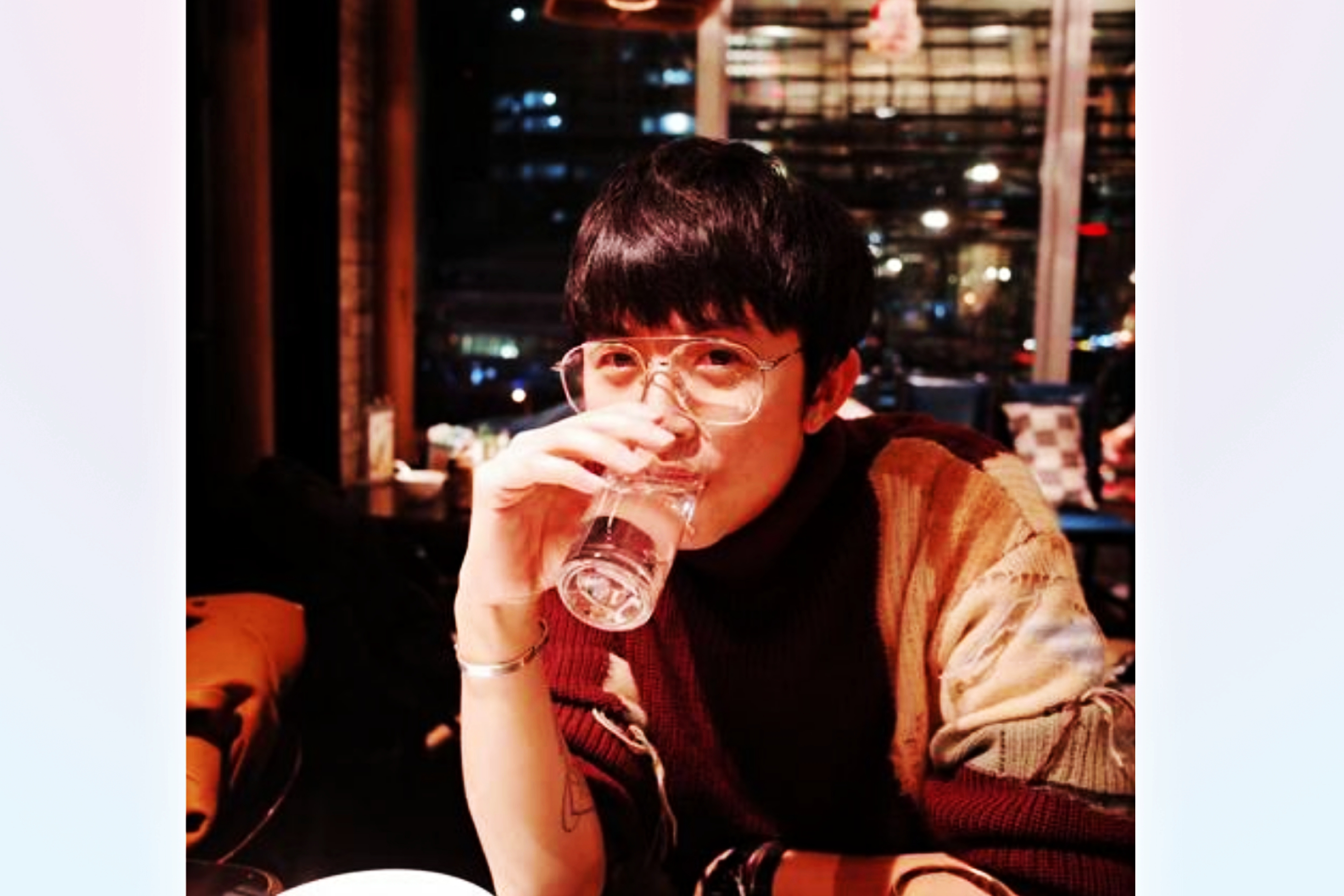 |网红“小白脸”抛弃娇妻和闺女，只为吃女网红软饭？始乱终弃！