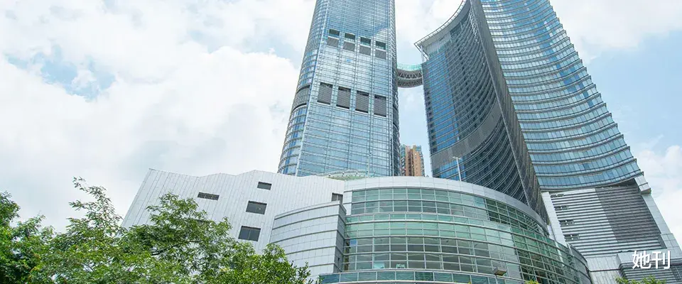 情侣 为骗子豪掷32亿的亚洲第一女首富，她的爱情看哭全网