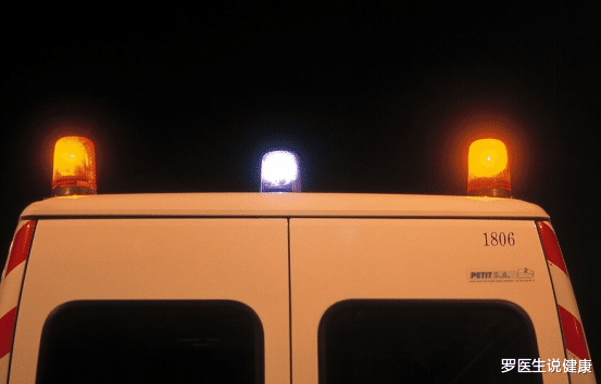 脑梗|41岁男子,深夜脑梗离世,医生怒斥:血压高的人,这1事怎能常做?