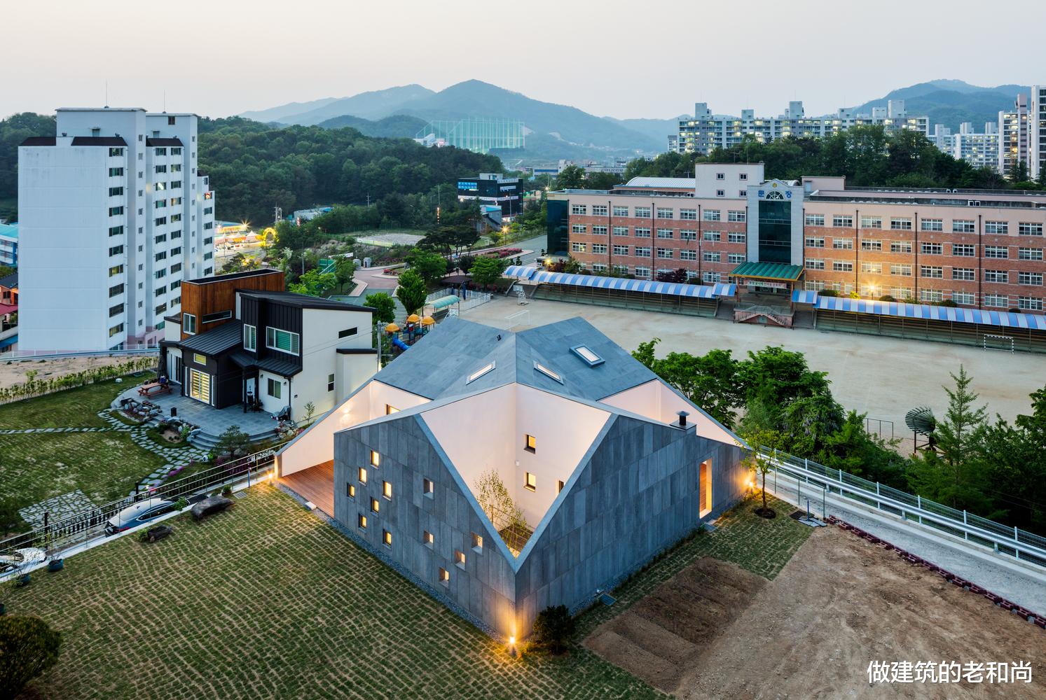 建筑师|韩国建筑师为父母设计的退休住宅：一个兼顾隐私和开放的乡村家园