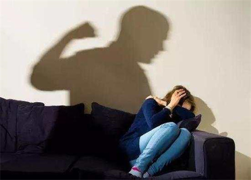 北京家暴致死案:26岁女孩结婚十个月被虐死,丈夫被判6年6个月