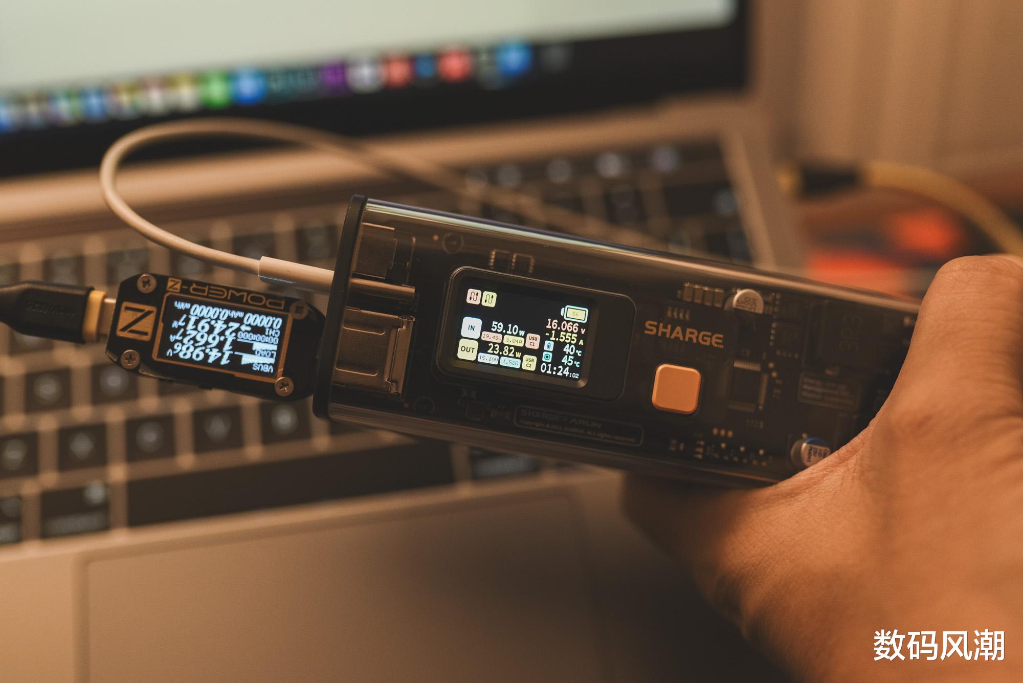 折叠屏|没有数码直男可以拒绝的新玩具，各项拉满的闪极100W超级移动电源