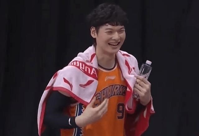 福建男篮|从上海狂胜福建50分，看看CBA历史上分差前五的比赛是哪几场