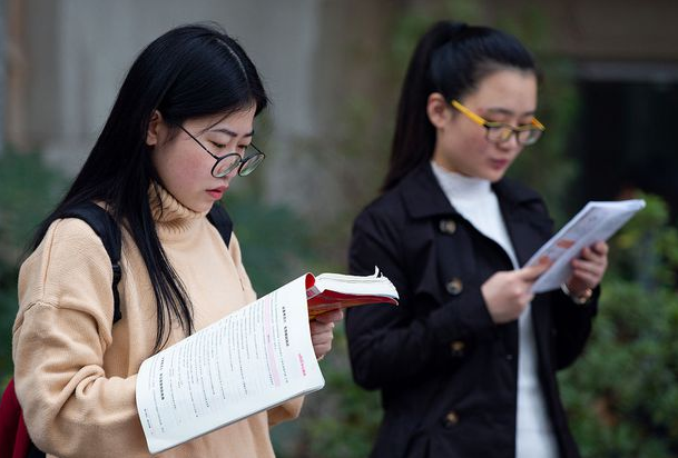安妈育儿日|为啥热衷报考公务员？光看食堂菜单就知道有多爽，一周菜品不重样