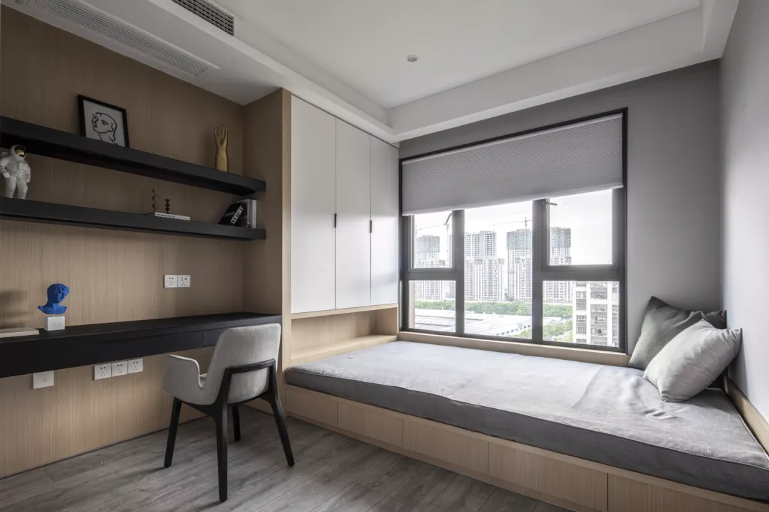 |137㎡现代简约风，灰色主调搭配木质和大理石，打造华丽优雅空间