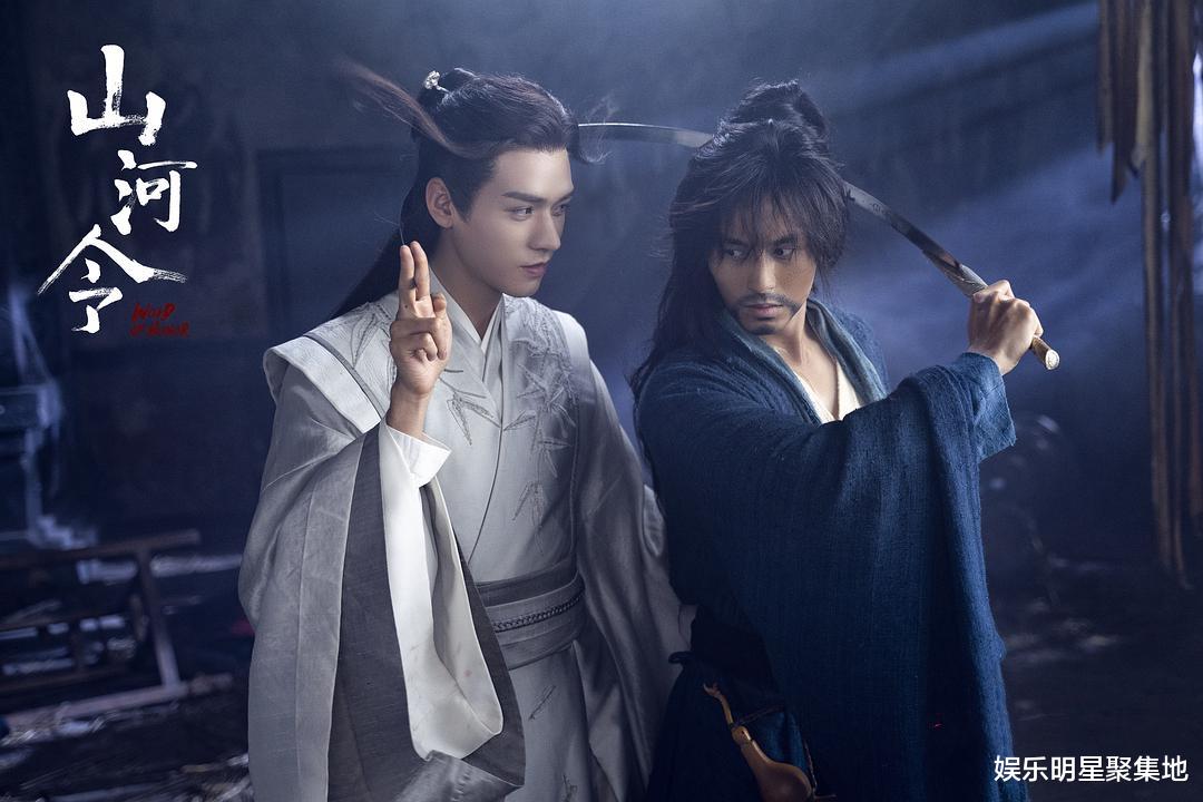 张哲瀚|《山河令》火爆，赵薇大夸张哲瀚，著名导演炮轰：赵薇算是伯乐吗