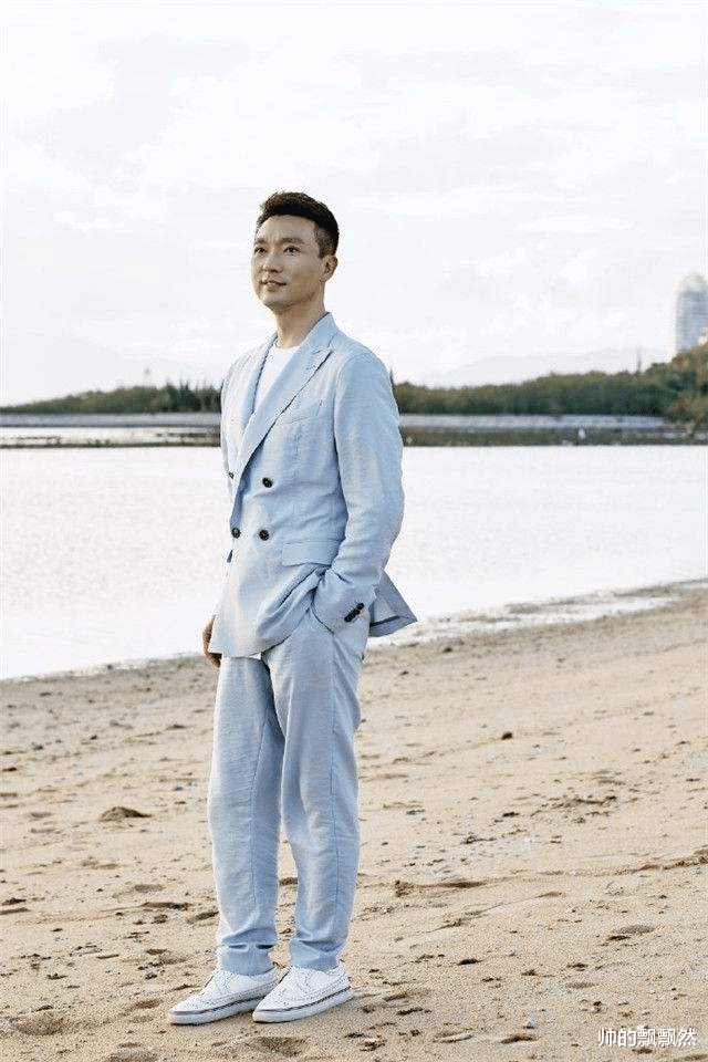 康辉|康辉：29岁娶小师妹刘雅洁，结婚21年没有孩子，风光背后有眼泪