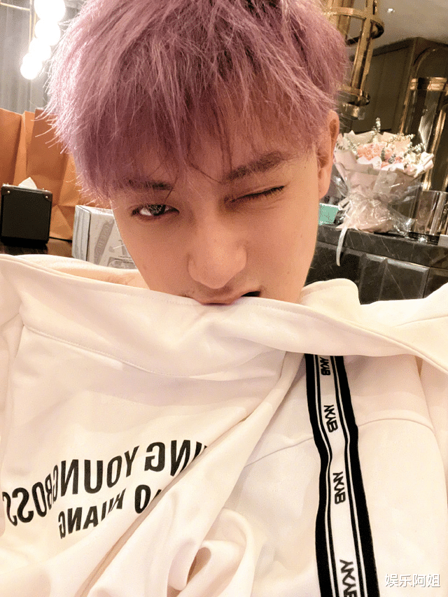 张大大|众星平安夜营业出炉！娜扎手捧玩偶又萌又酷，张大大晒与杨幂合照