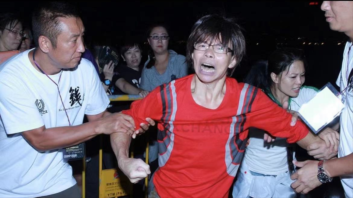 梅启明|梅妈被梅启明气得进医院，痛骂对方：他什么都要钱，简直不是人