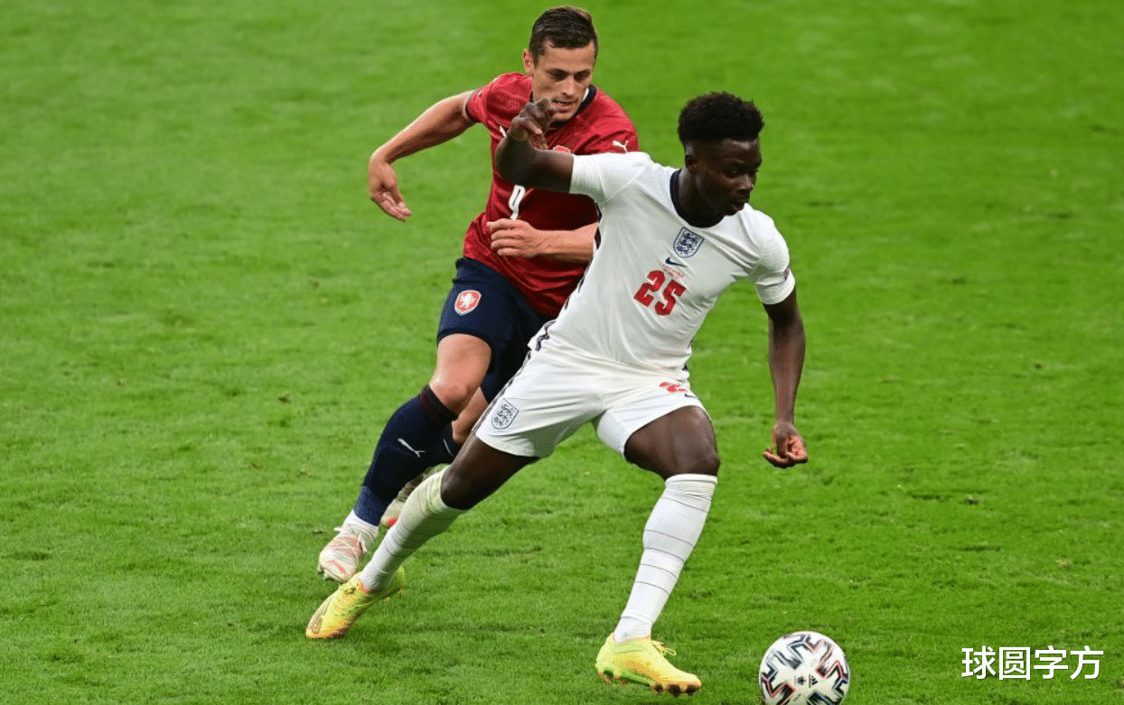 英格兰队|1-0，3-1！欧洲杯一夜三支球队出线，16强名额仅剩4个，葡萄牙危急