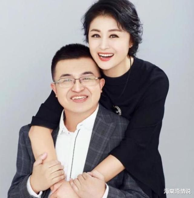 海棠湾情说|50岁于月仙因车祸去世，前一天老公还与其互动，夫妻俩最后亲密合影曝光