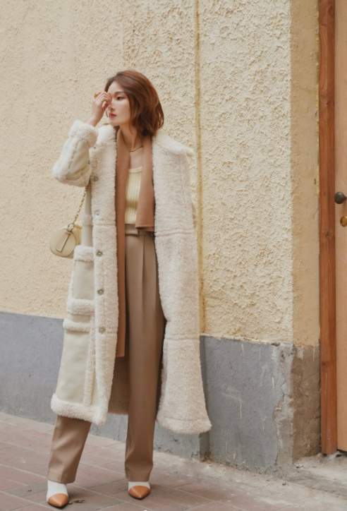 何有强 微胖的秋冬穿搭指南，羊羔毛大衣+长裤或连衣裙，保暖舒适又洋气