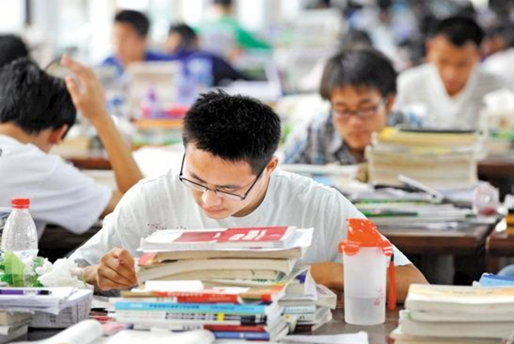 本科生|工作3年后，本科生和研究生的区别就显现了，4张对比图真实又心酸