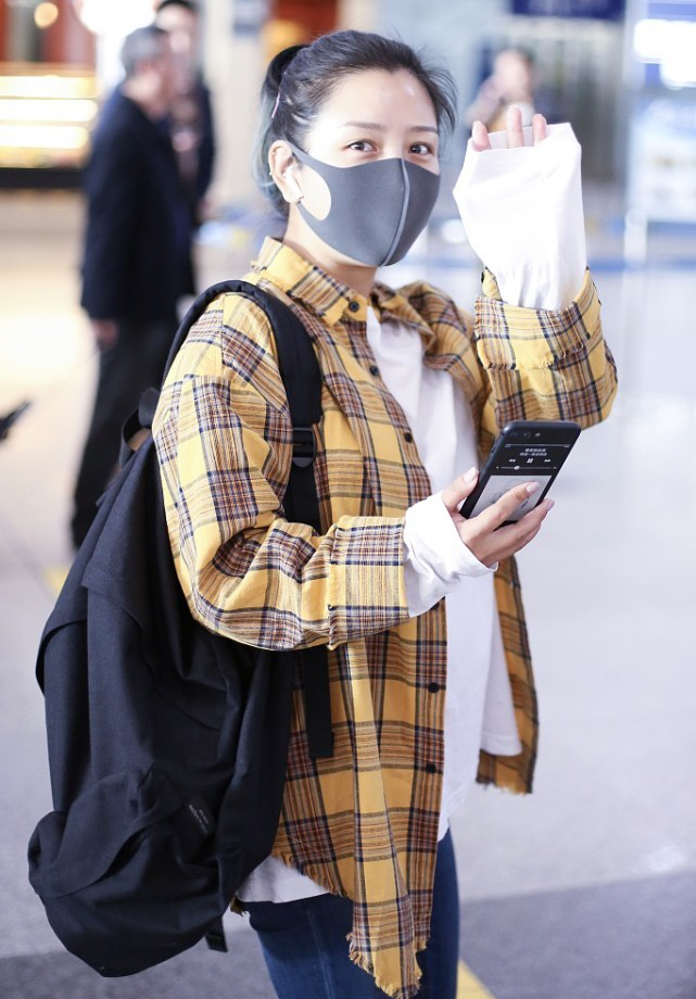 穿衣搭配|何洁和刁磊也太恩爱了，一起发胖还有点萌，看着真登对