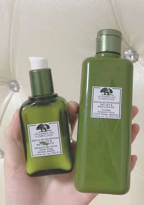 痘痘|这些特别火的水乳不值得种草，难用到哭泣，姐妹们来避避雷吧