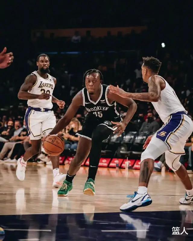 交易 篮网完成两笔交易！季前赛刚开始就被送走！欧文是球队最大问题