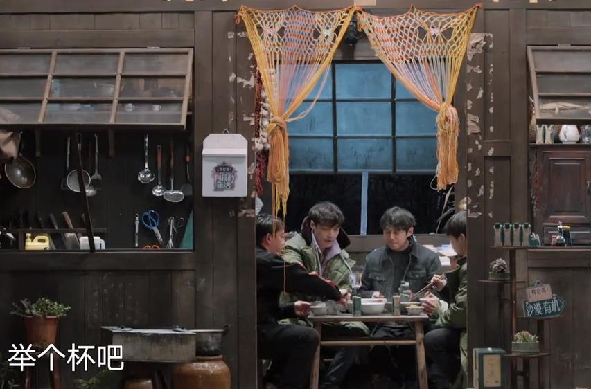 张艺兴|《向往的生活5》：张艺兴太封闭？天真了，黄磊家庭地位差点不保