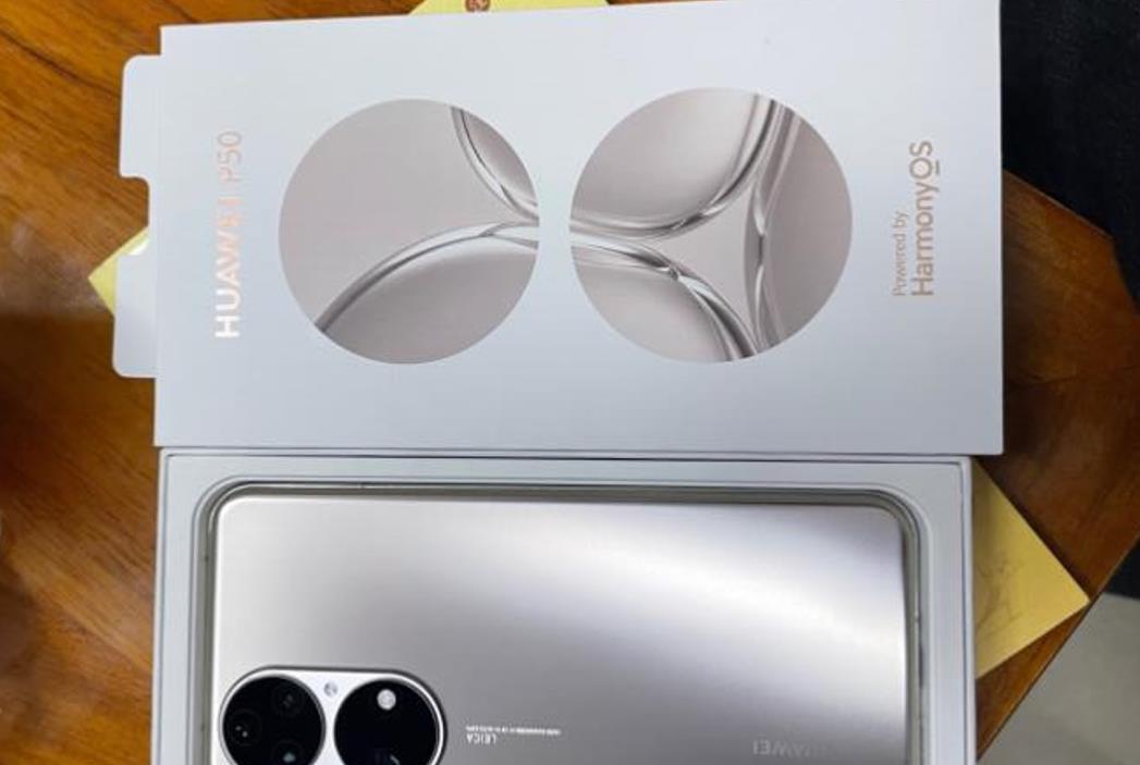 华为p50|价格相差1000元,华为P50和iPhone13怎么选?现实很残酷!