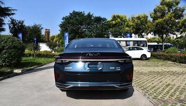 月月读唐诗|同事纠结买朗逸还是轩逸，我却推荐了它，修车师傅：确实内行！