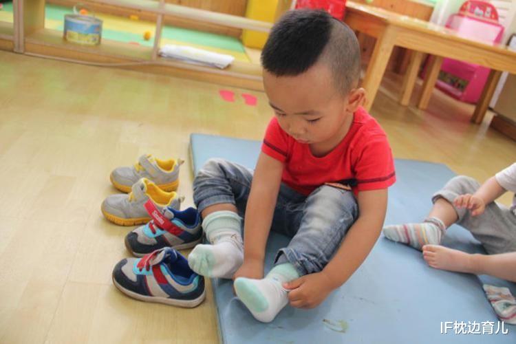 IF枕边育儿|31岁男子用假驾照被罚，父母质问交警：还只是个孩子，处罚重了吧？