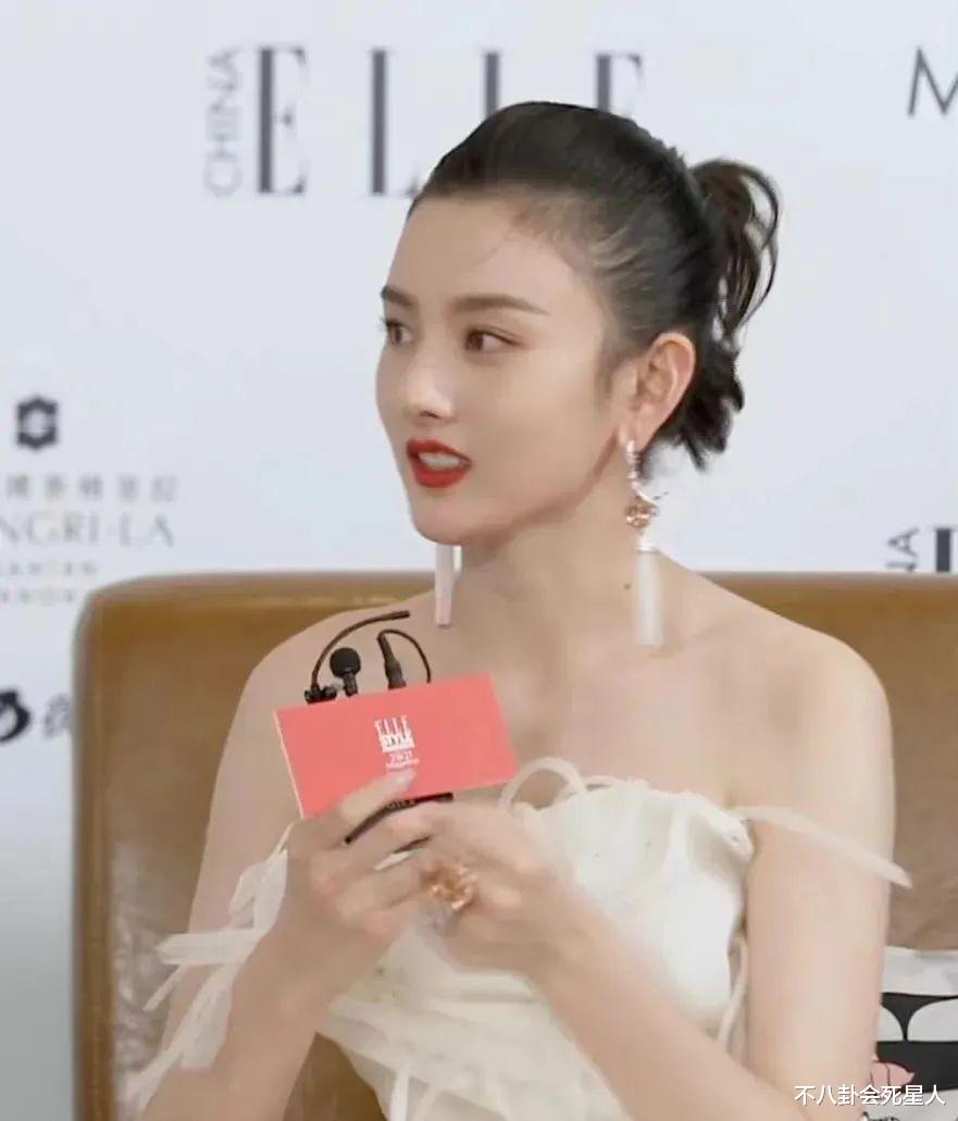 陈伟霆|女明星造型比美：黄圣依上下失守，唐嫣挑染辣眼，关晓彤开窍了