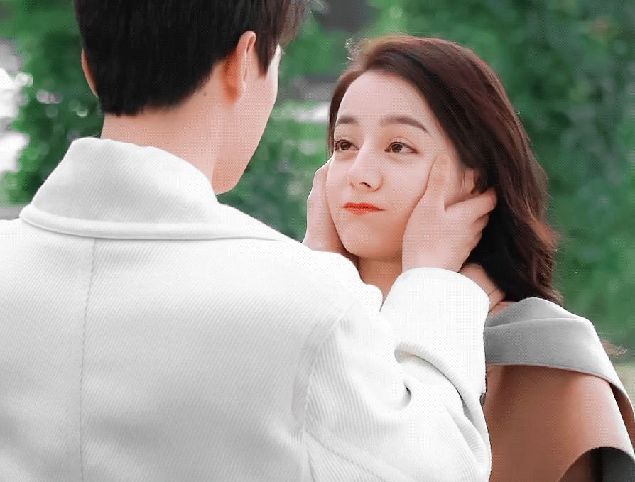 迪丽热巴|5位“新疆美女”，热巴娜扎颜值实在太可了，蒋欣情商简直是绝了