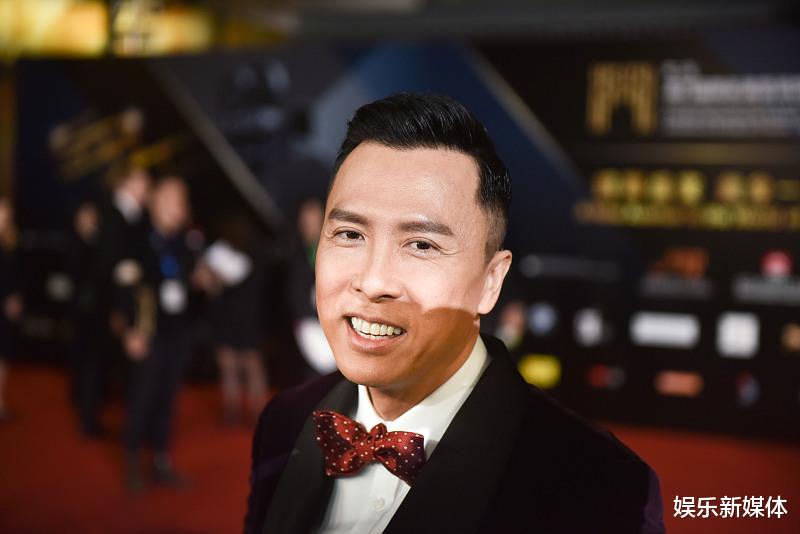 马嘉祺|甄子丹发布海报，庆祝新电影，获得动作片票房冠军