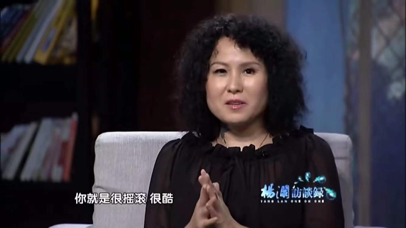16岁成名,18岁被人刺瞎左眼,22岁吸毒被抓,46岁的她过得如何?