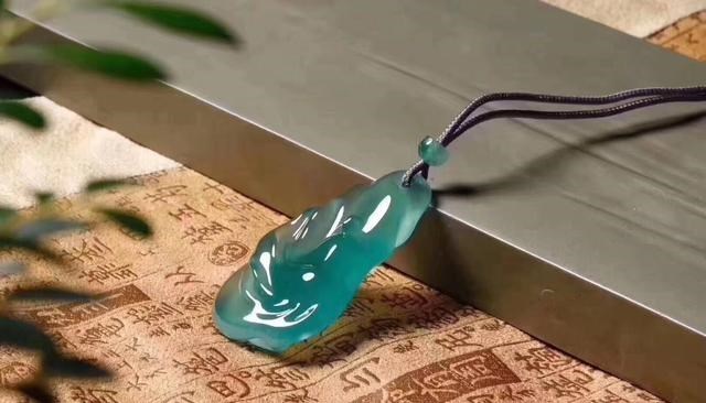 翡翠|购买翡翠擦亮眼，这8种翡翠不能买，土豪级玩家随意！