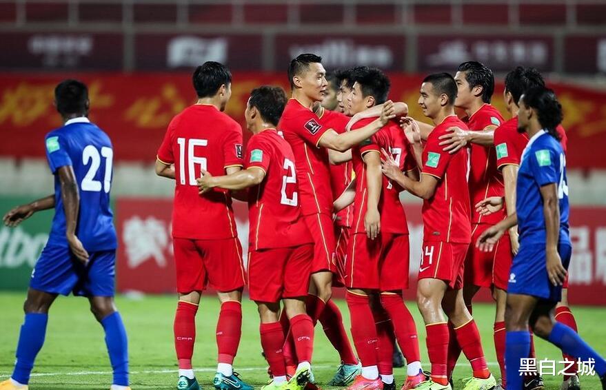 国足|国足稳！三连胜后跃居积分榜次席，12强赛资格近在眼前！