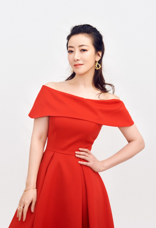 娱乐圈|从娱乐圈宠儿变“弃儿”，如今已经沦为18线配角，导演：她便宜好用