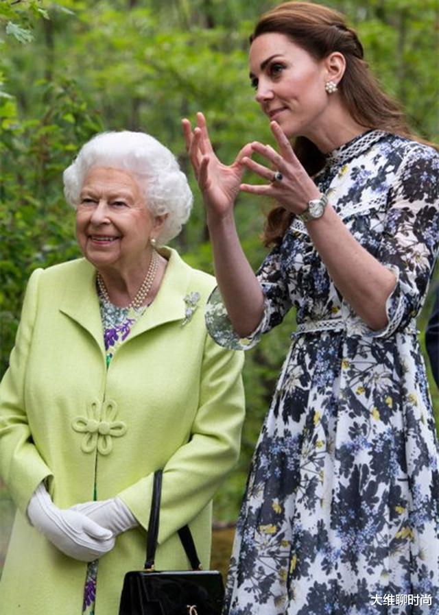 大维聊时尚 凯特为何会穿10年前的旧礼服,难道她,不知道会过时吗?
