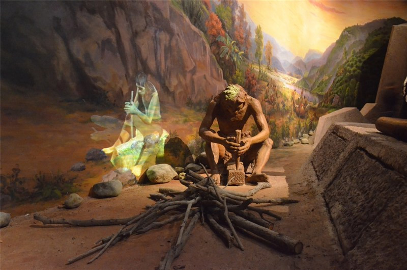 尼安德特人 人类是什么时候，学会钻木取火的？