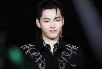 肖战|娱乐圈最具“巴掌脸”的15大男星，肖战垫底，榜首帅到不像样