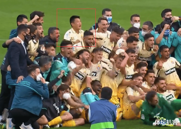 武磊|西班牙人升级后疯狂庆祝！武磊怒吼：五大联赛，中国球员回来了