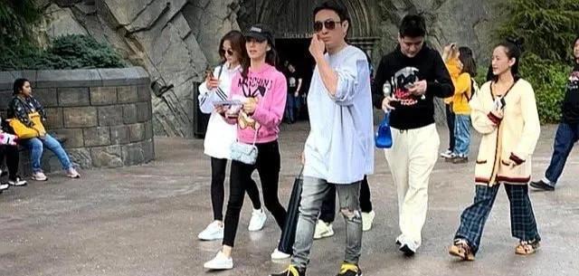 面朝黄土|撕掉“王思聪女友”“50度灰”的标签，这才是女演员该有的样子