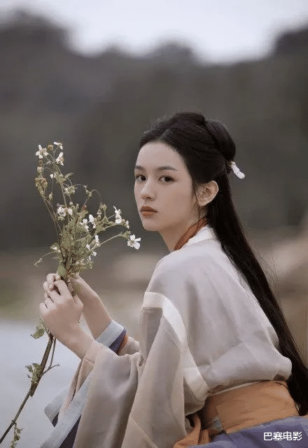 娱乐圈|只有脸能看？娱乐圈身材跟不上颜值的女明星，太“虐”了