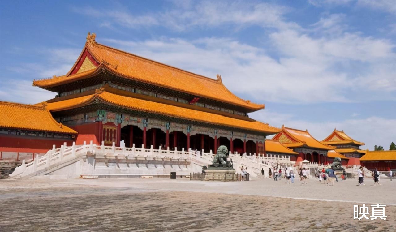 故宫|故宫门上的81颗门钉，导游为何说：命格硬的可以试试？